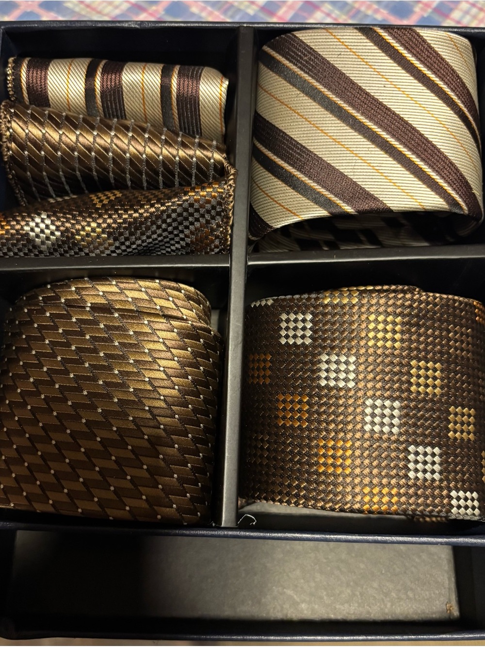 Tie and handkerchief gift box set